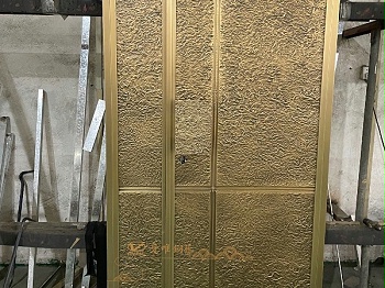 广东别墅铜门厂家爱唯铜艺——黄铜简约轻奢入户铜门