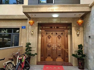 铜门和不锈钢门的特点
