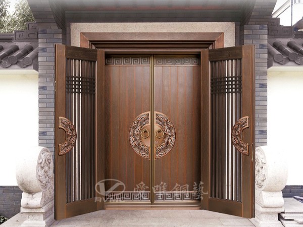 别墅铜门具有超凡的古典风格和深厚的人文内涵